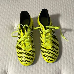 Nike mens soccer cleats
